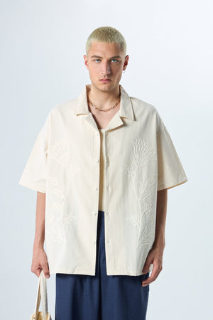 VAMOS FLORAL EMBROIDERED SHIRT IN BEIGE