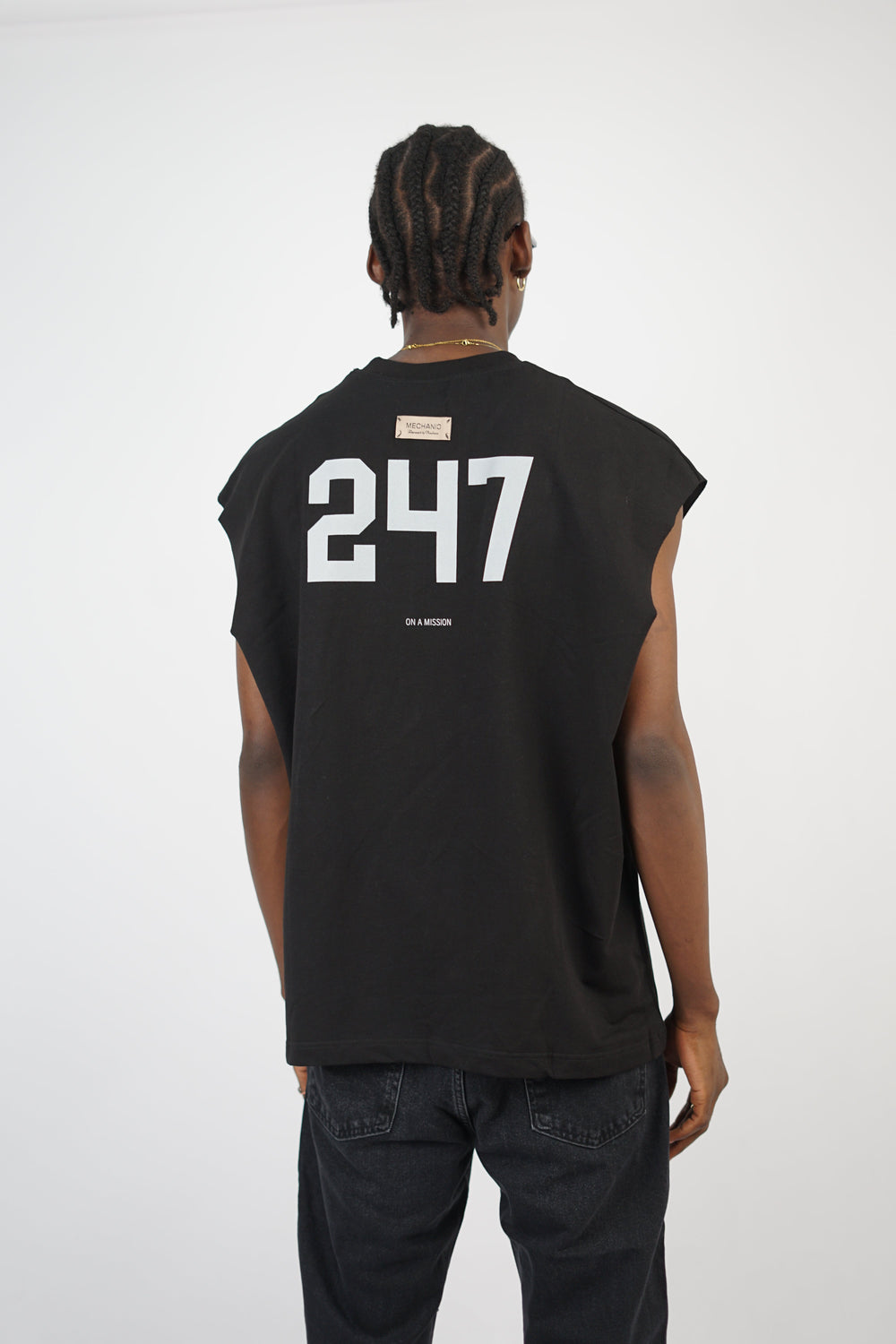 Mechanic Focused Backprint Armless T-shirt in Black