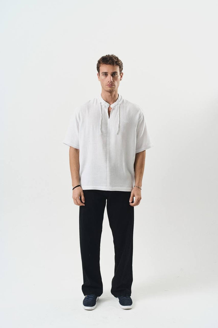 Retro club V neck shirt in white