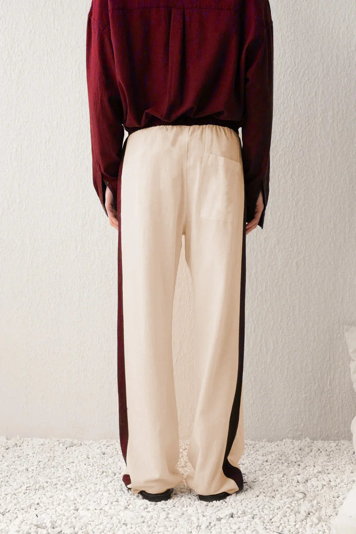 Giesto Embroidered Double Toned Linen Pants in Burgundy