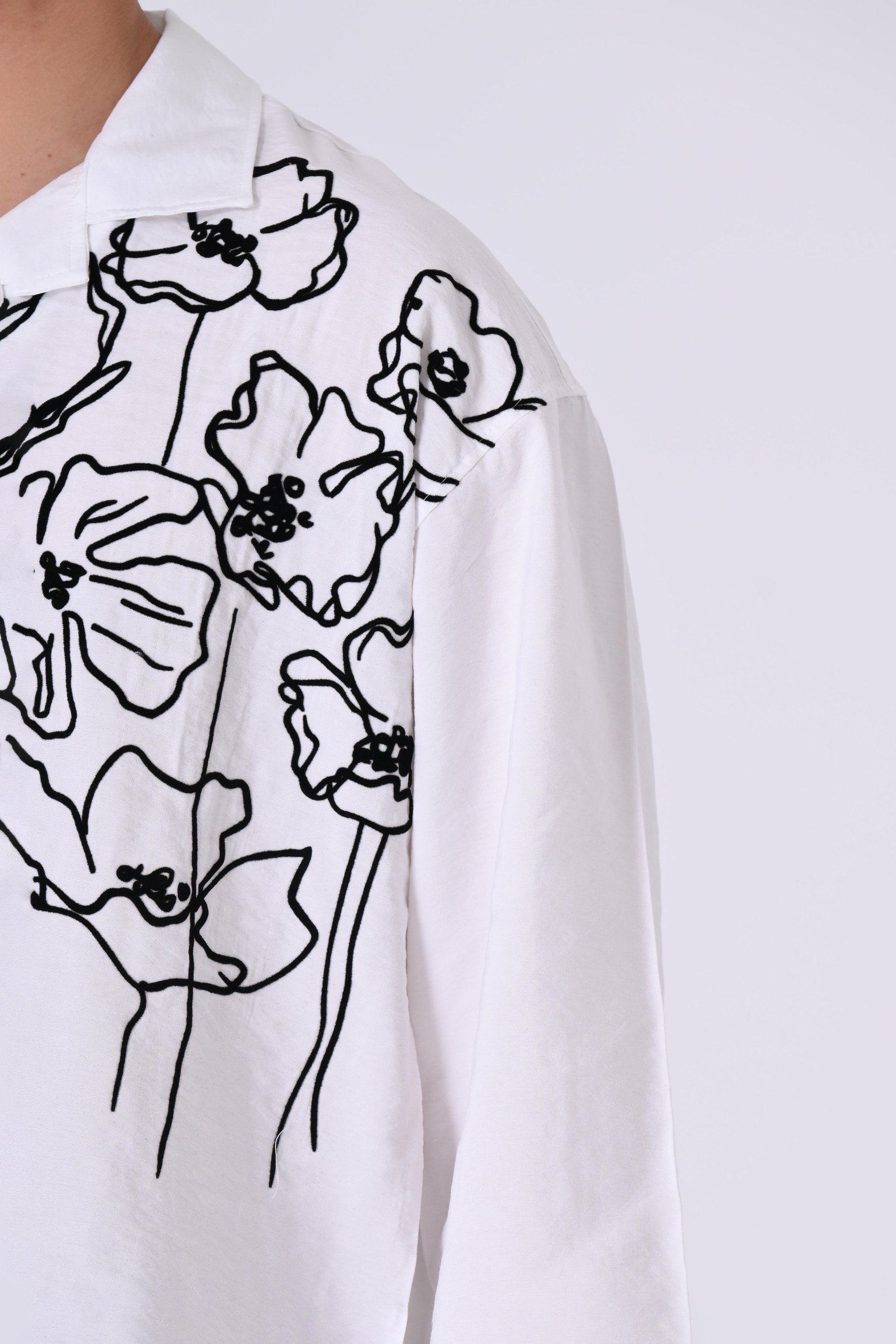 2512 Floral Embroidered Shirt in White
