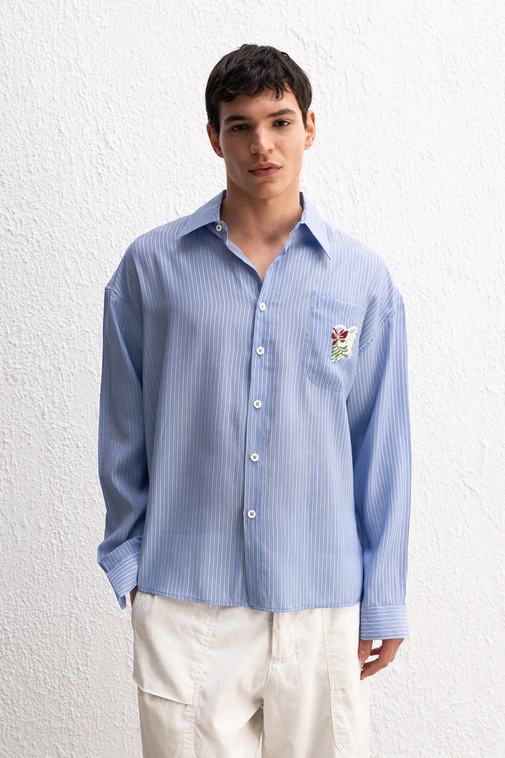 GIESTO EMBROIDERY DETAIL STRIPE SHIRT IN BLUE