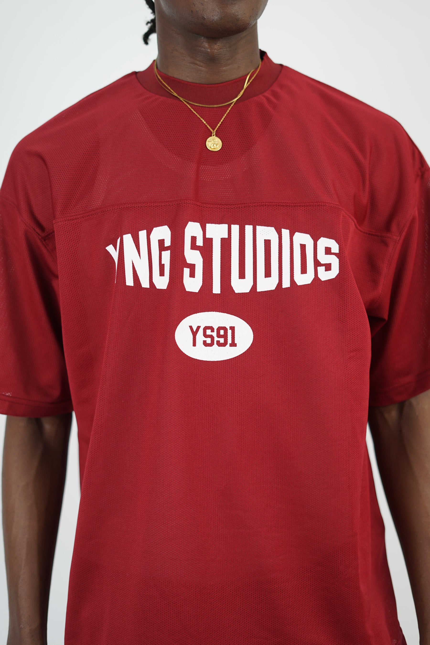 Vamos young studios mesh Jersey t-shirt in burgundy