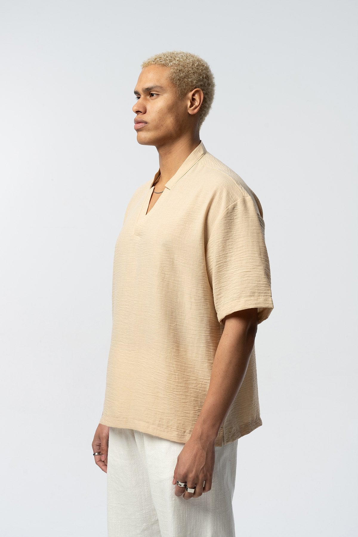 2512 V-NECK DETAILED SHIRT IN KHAKI