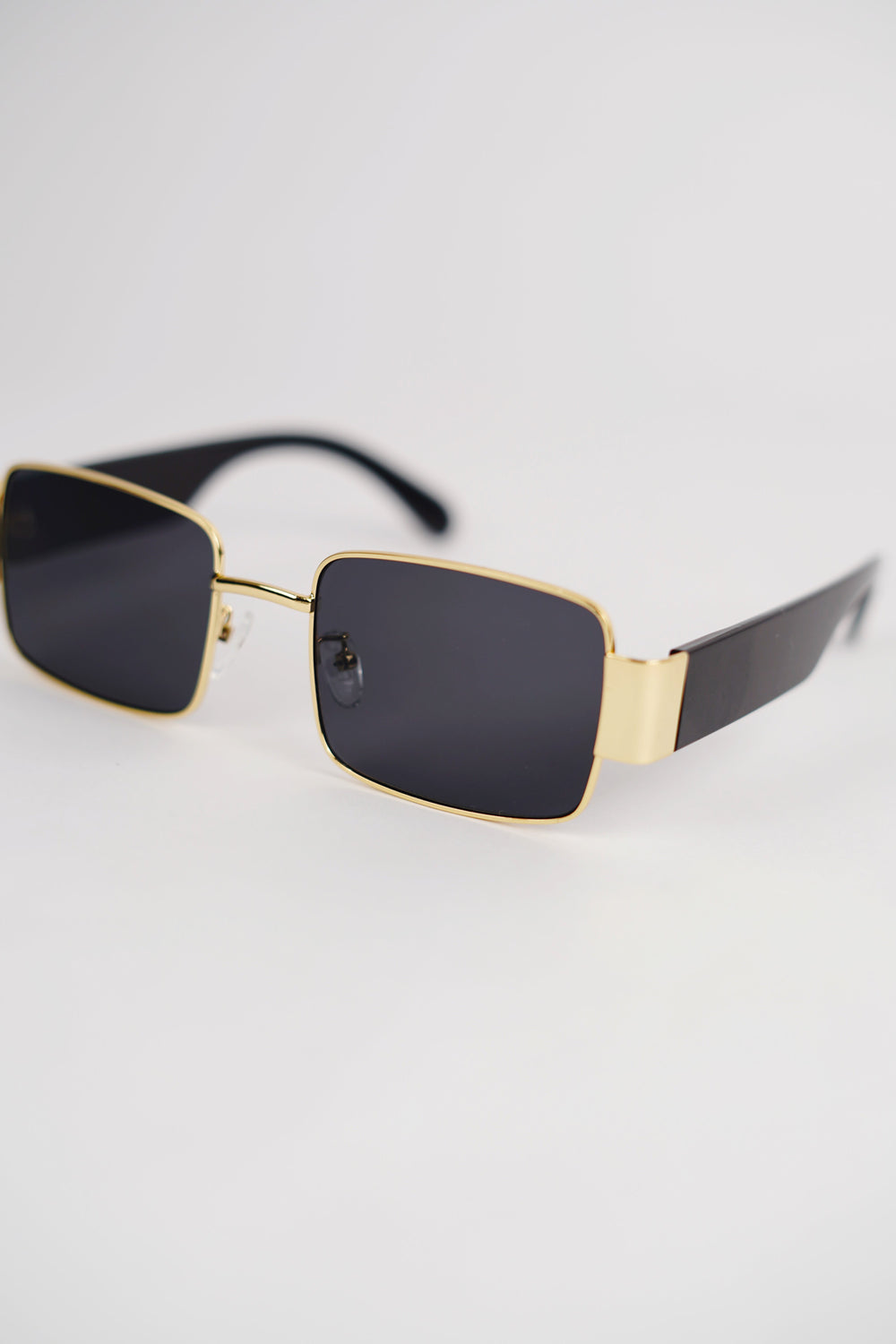Bold gold Frame Vintage Sun glasses