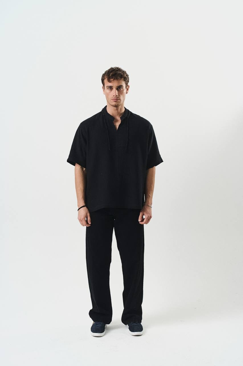 Retro club V neck shirt in black