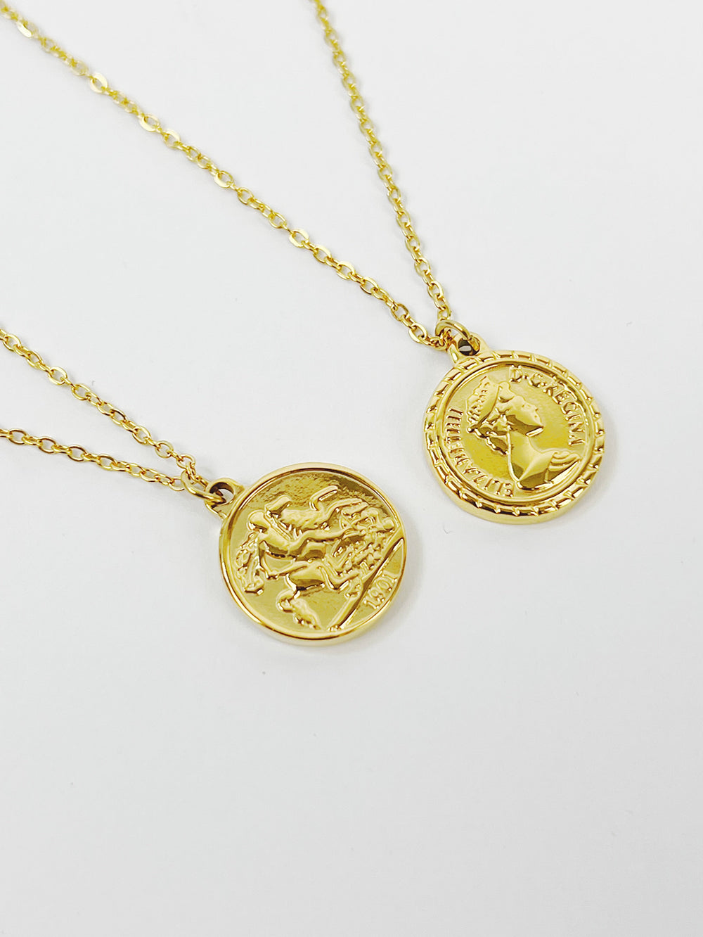Garm Island Elizabeth Coin reversible necklace in gold
