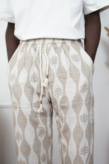Giesto Tree Patterned Textured pants in brown