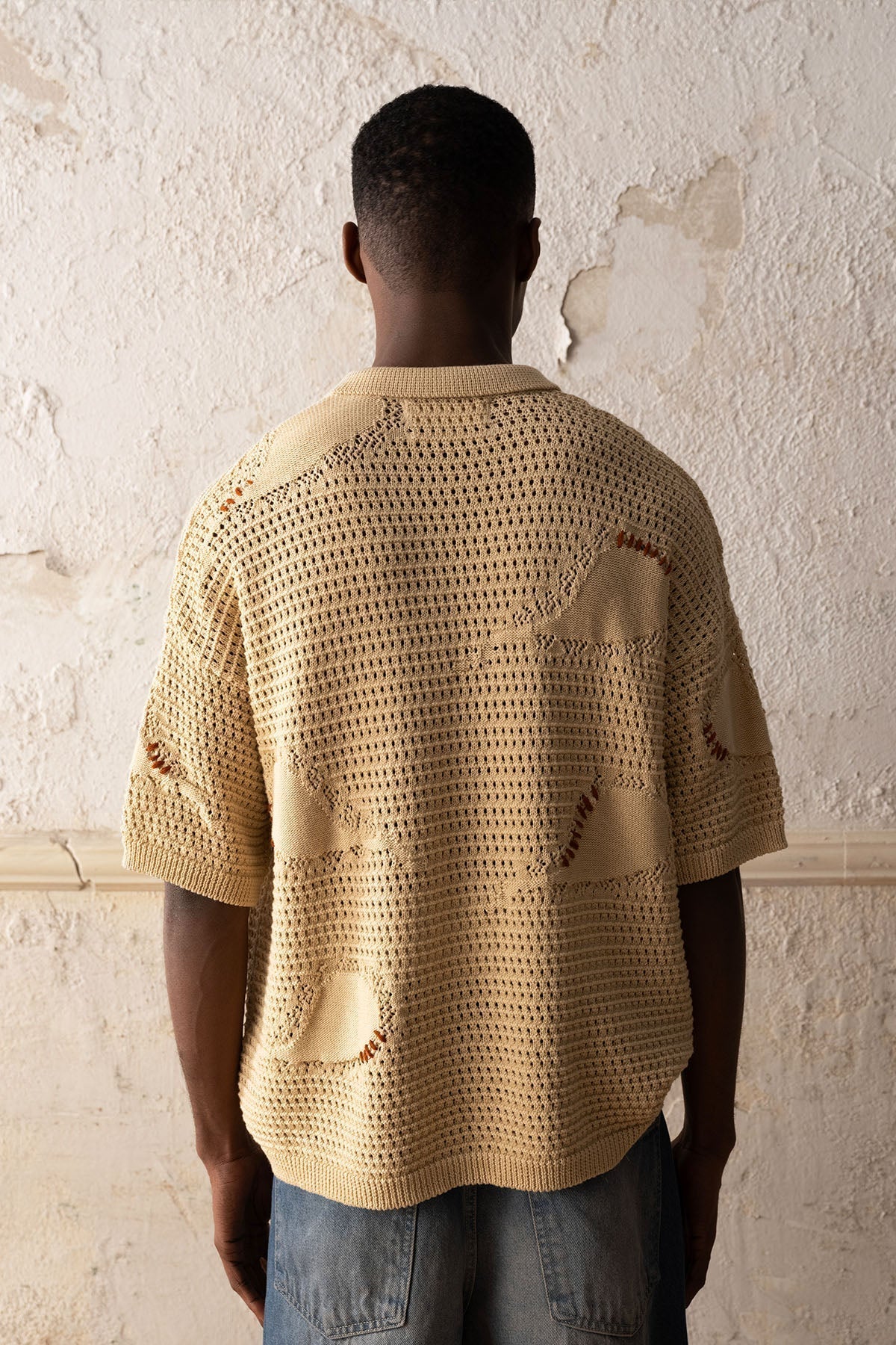 Giesto crochet shirt with brown stitching in beige