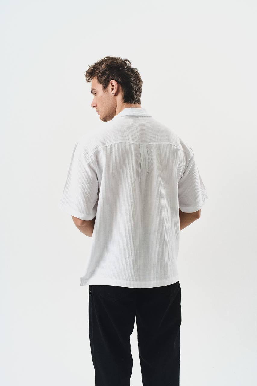 Retro club V neck shirt in white