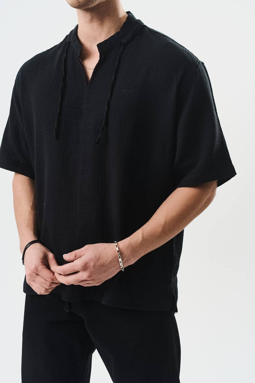 Retro club V neck shirt in black
