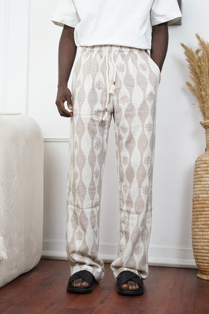 Giesto Tree Patterned Textured pants in brown