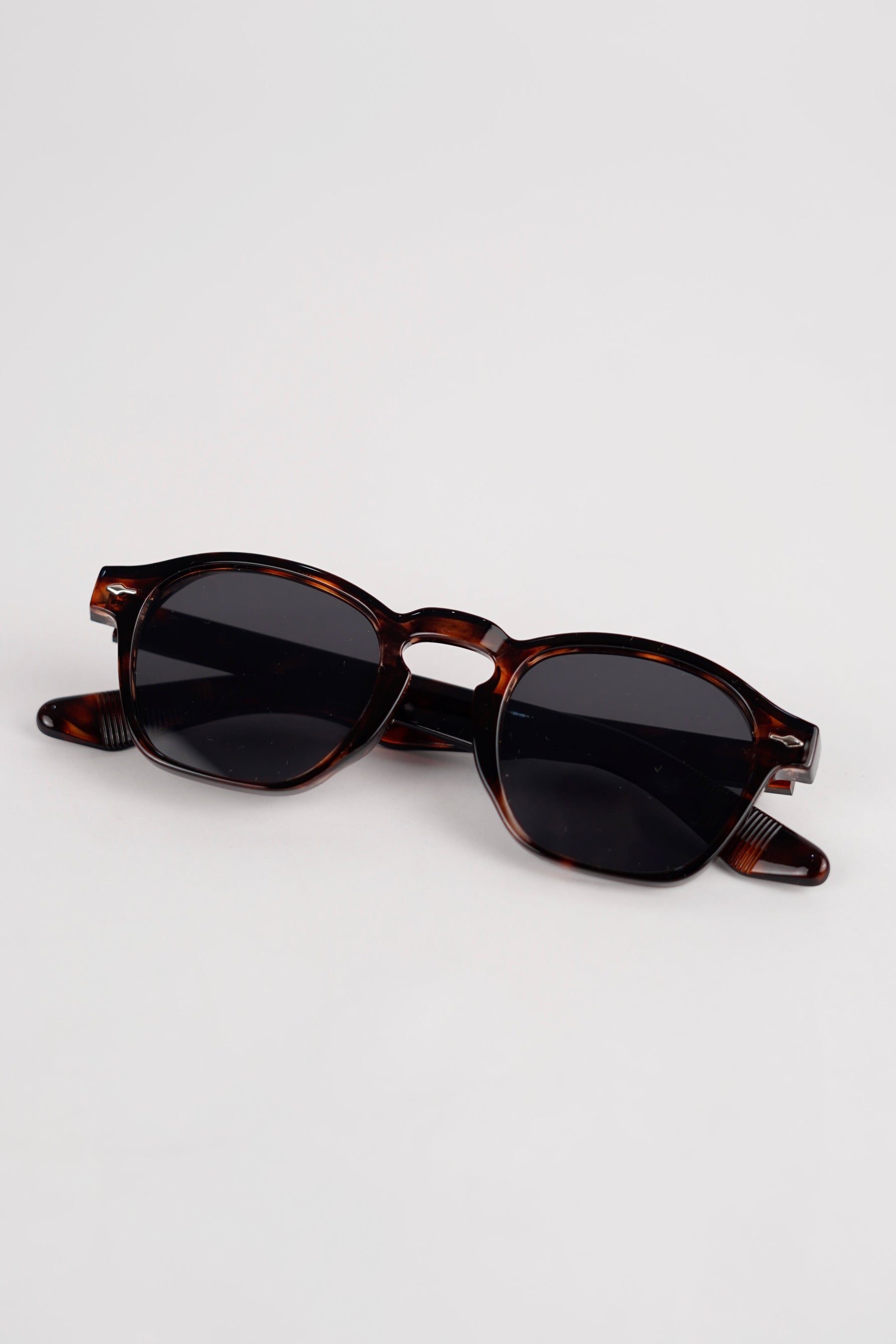 Geometric Vintage Turtle Sun glasses