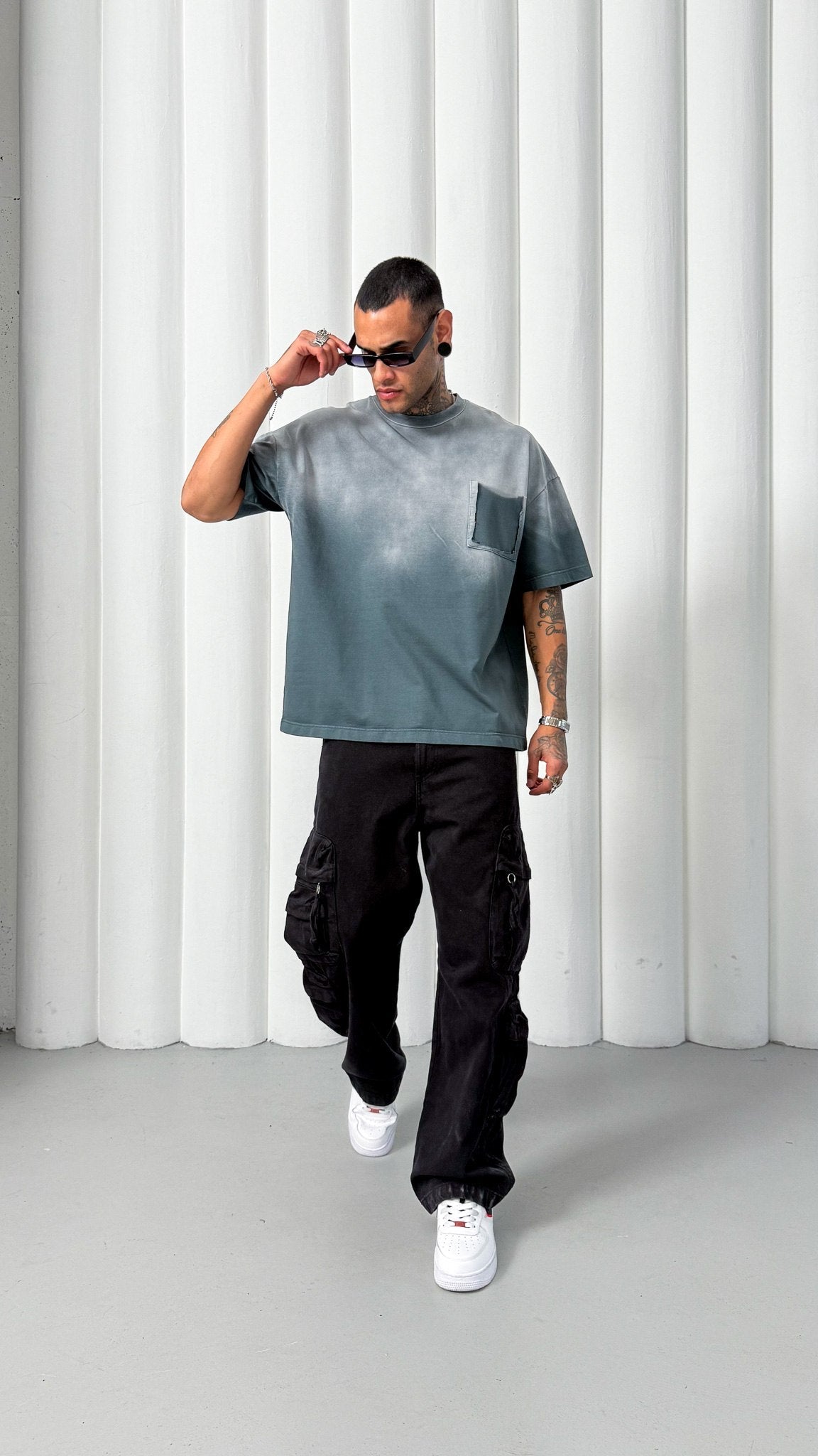 Mechanic Sun Faded T-shirt in Grey