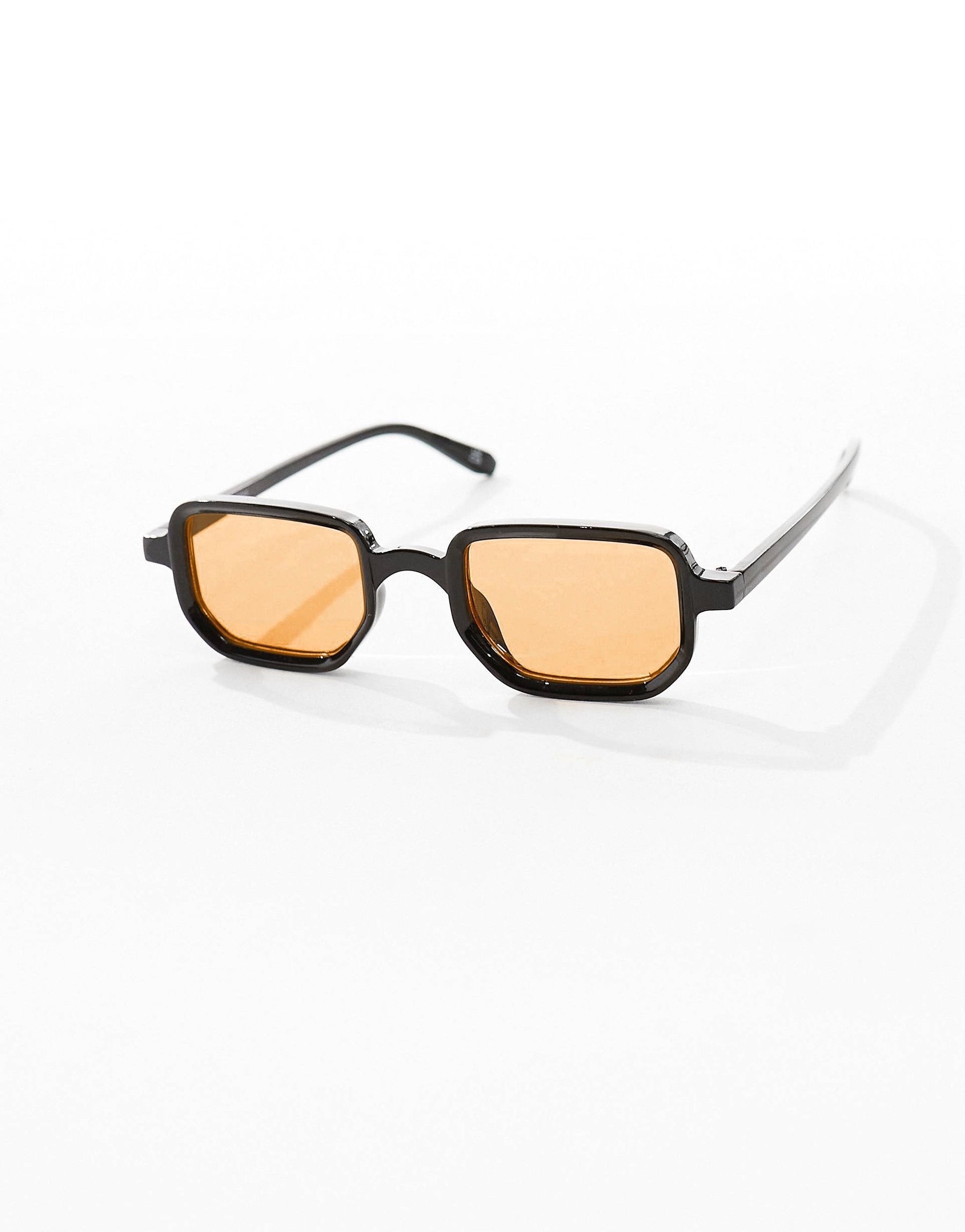 Polygonal frame sun glasses with brown lens