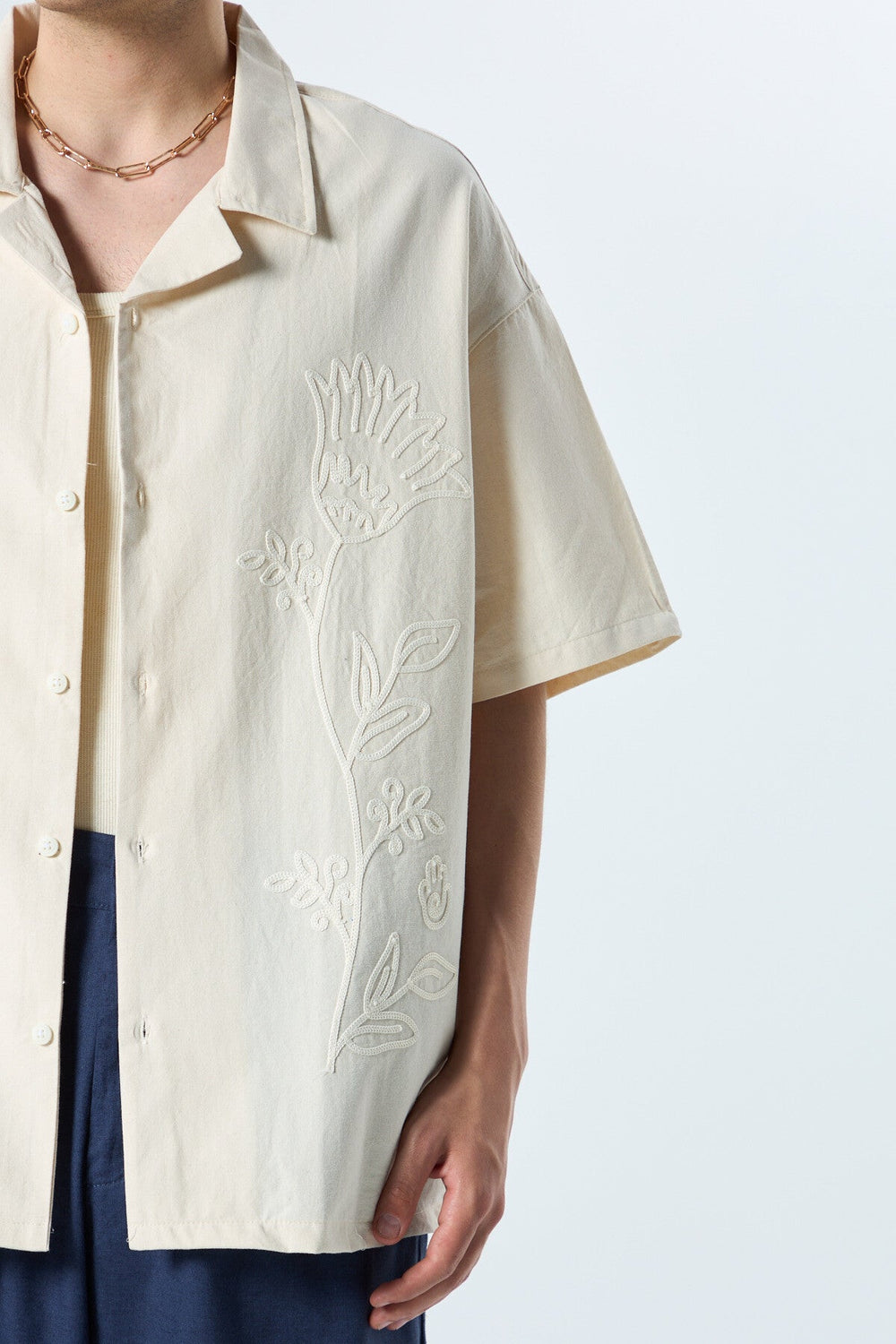 VAMOS FLORAL EMBROIDERED SHIRT IN BEIGE