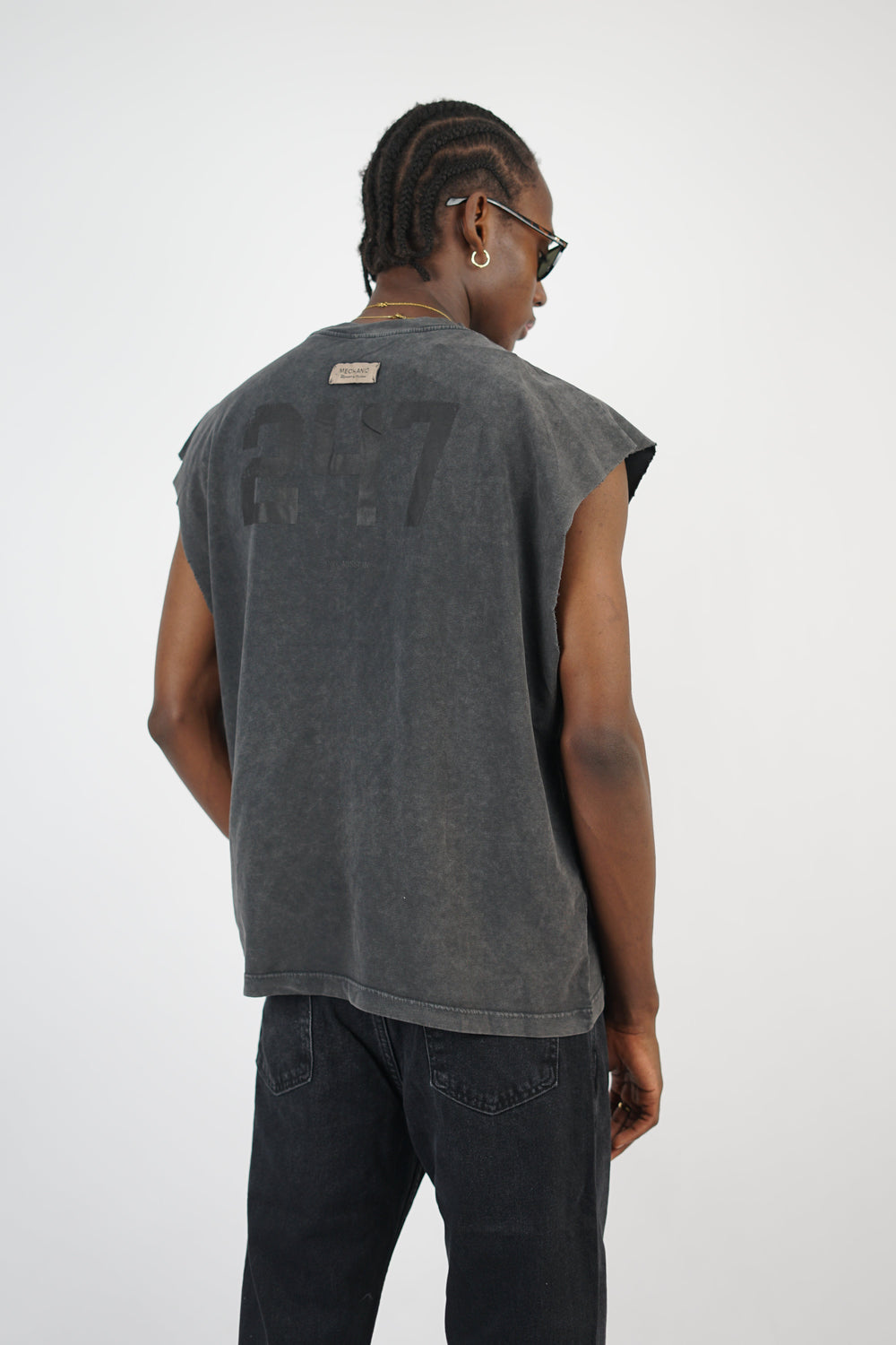 Mechanic Focused Backprint Armless T-shirt in Acid Wash