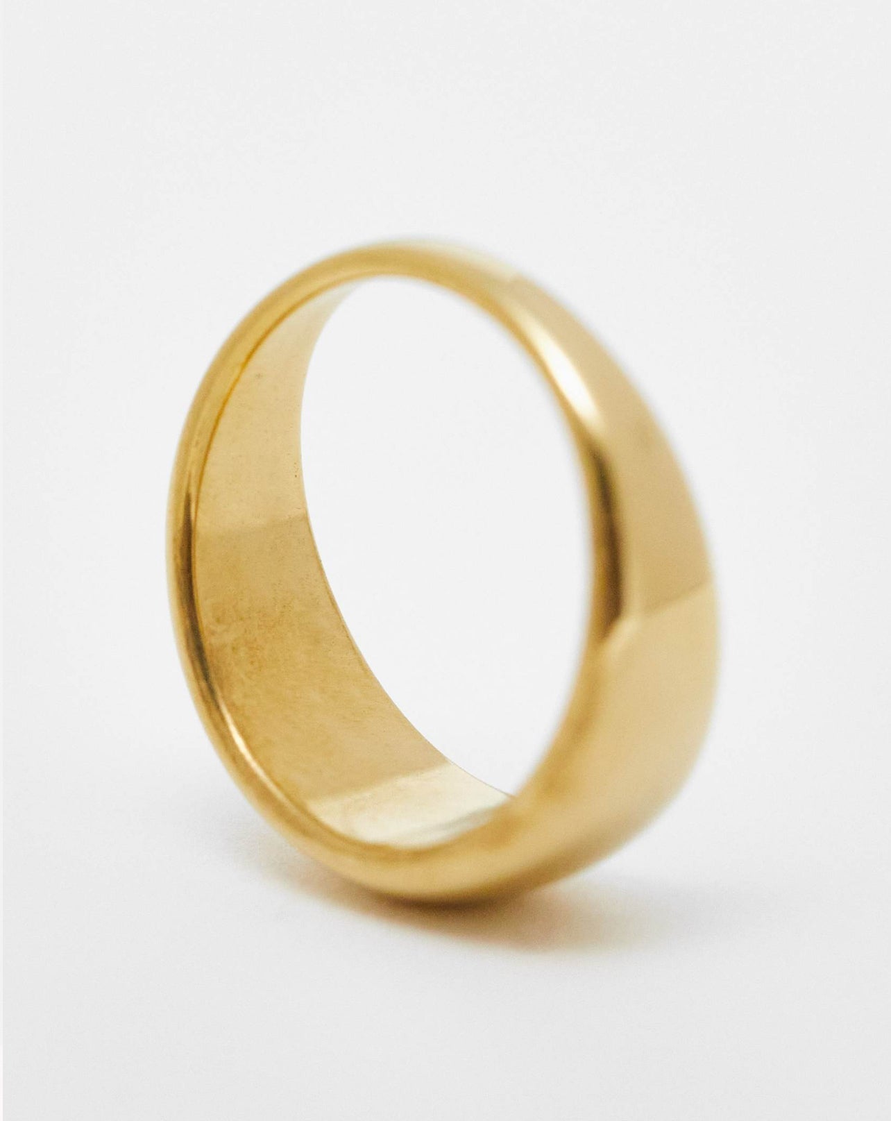 Slim link singlet ring