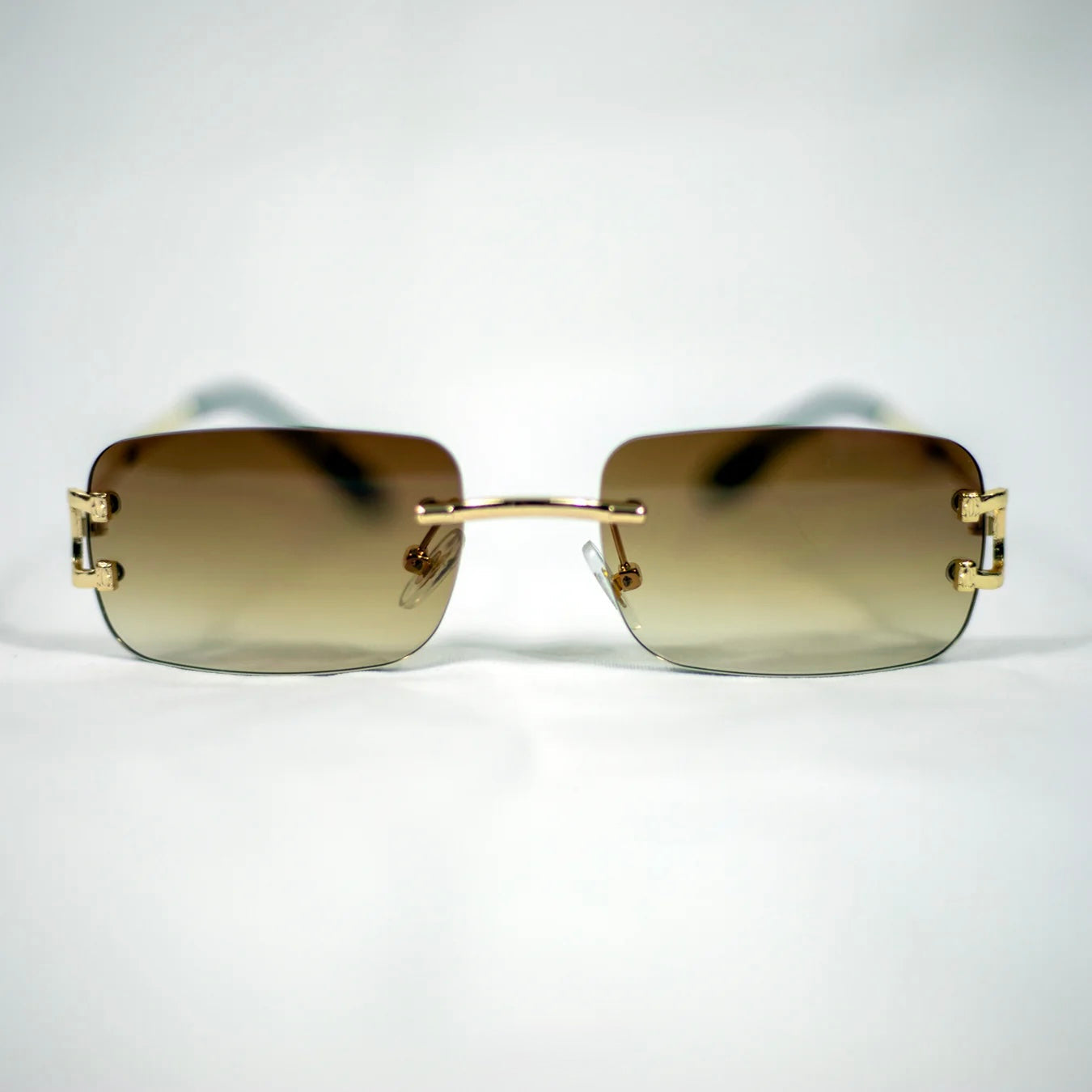 Pronged Square Frame Sun glasses in gradient