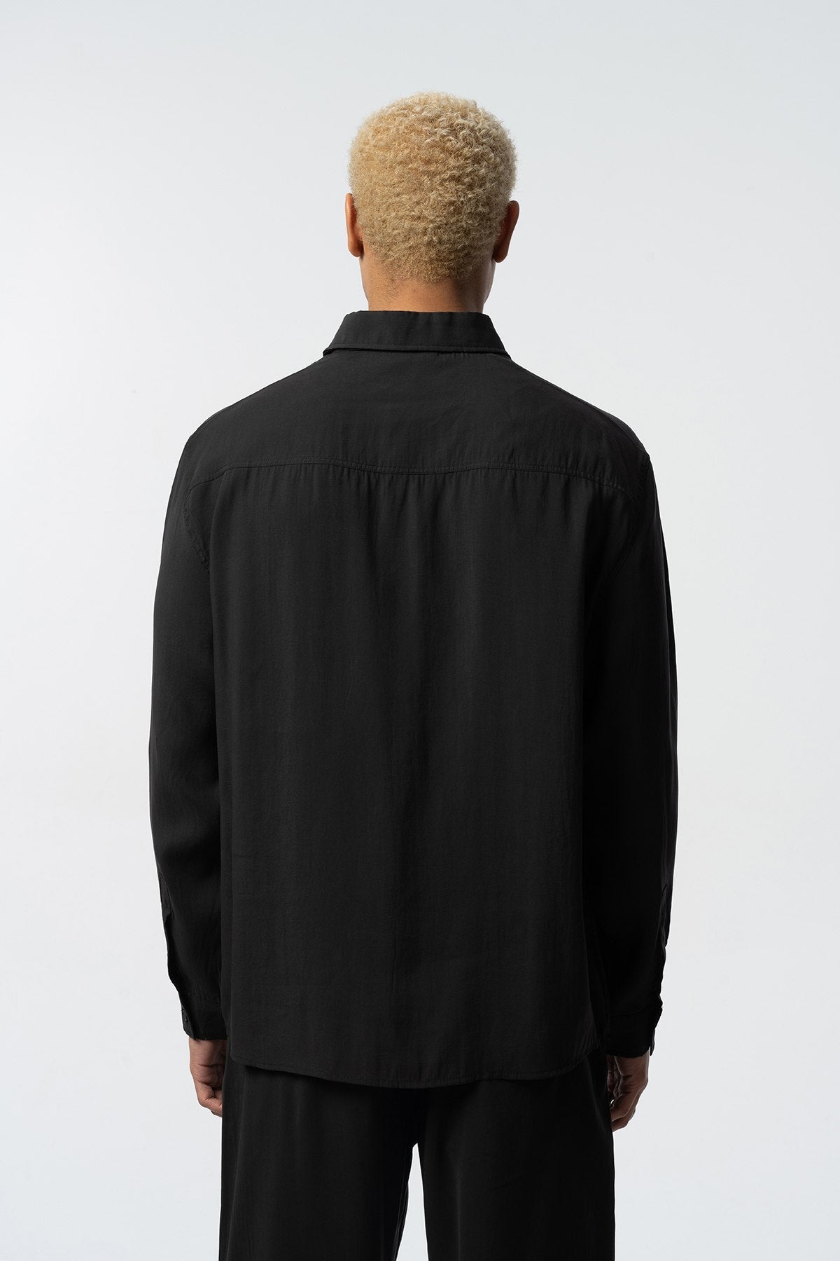 2512 Resort Linen Shirt in Black