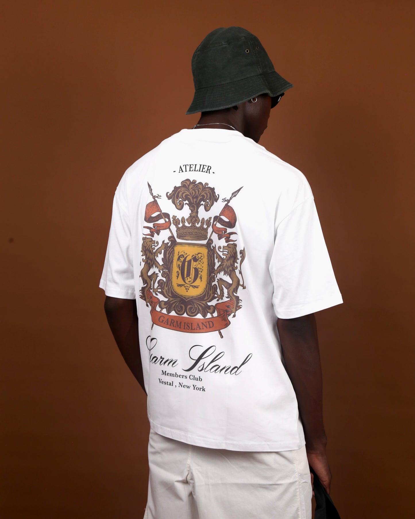 Maison De Vêtements Crest T-shirt in White