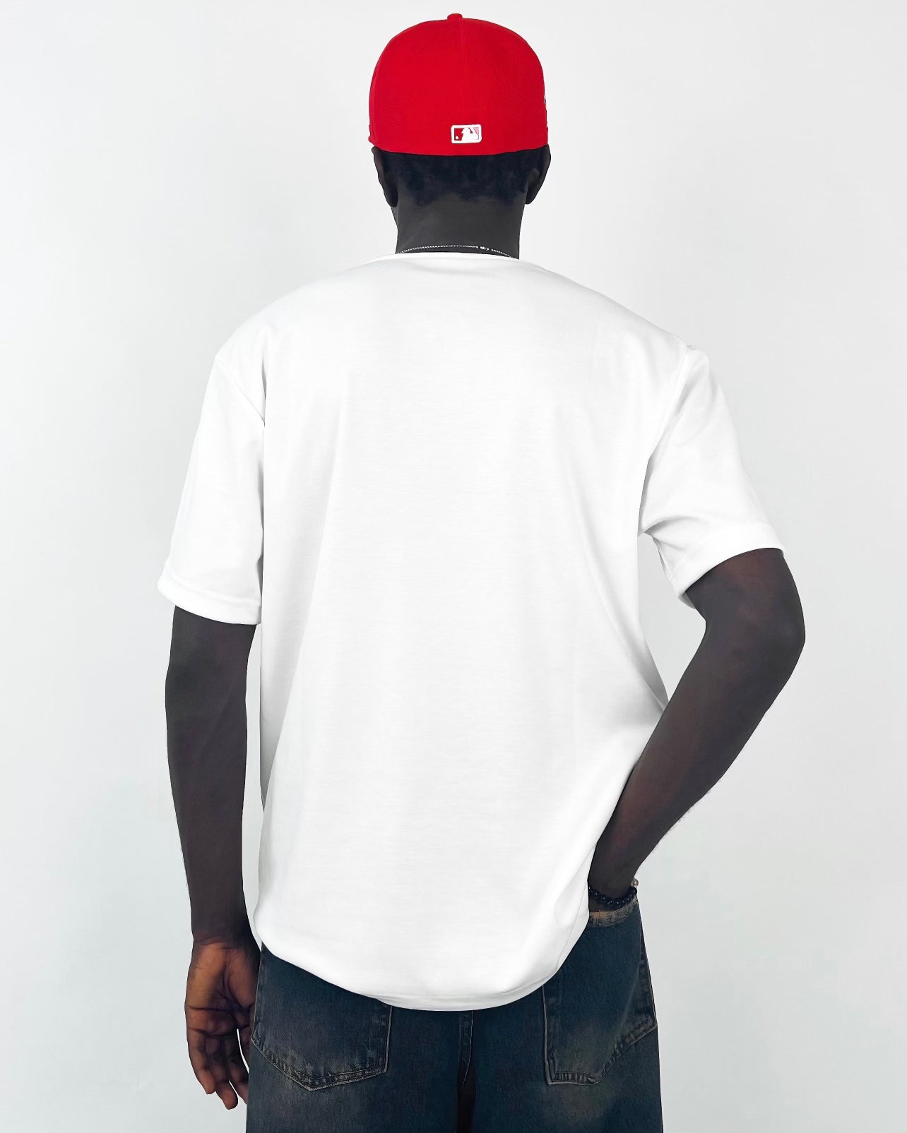 Garm Island Notch neck t-shirt in white